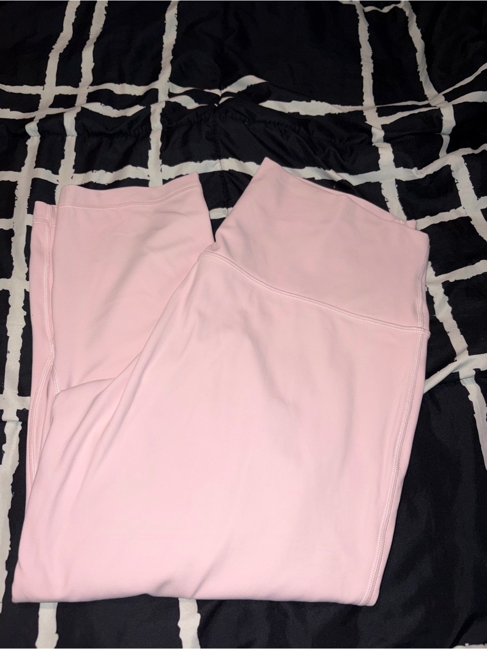NWOT Lululemon crop strawberry milkshake High-Waist Pink Women’s Active Leggings